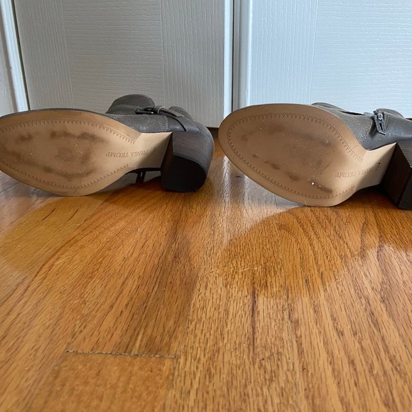 Shoes - Picture 3 of 3